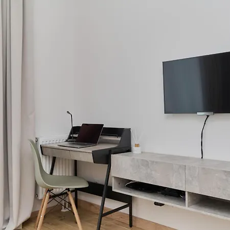 Apartment Modern Studio Slonimskiego With Balcony By Renters Breslau