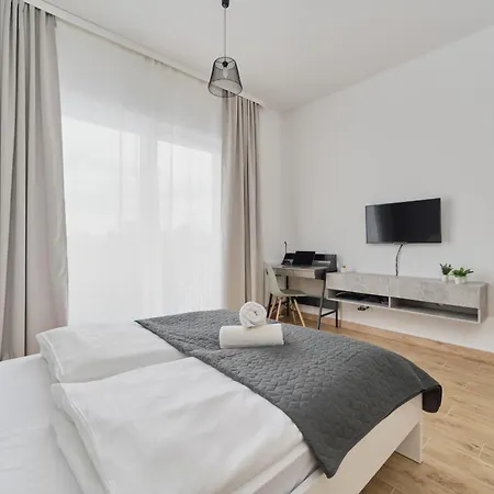 Modern Studio Slonimskiego With Balcony By Renters * Breslau