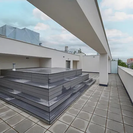 Modern Studio Slonimskiego With Balcony By Renters Breslavia