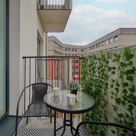 Modern Studio Slonimskiego With Balcony By Renters Appartamento *
